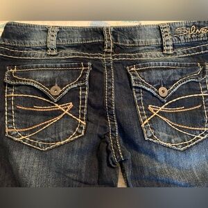 Silver Jeans McKenzie Capri Size 33